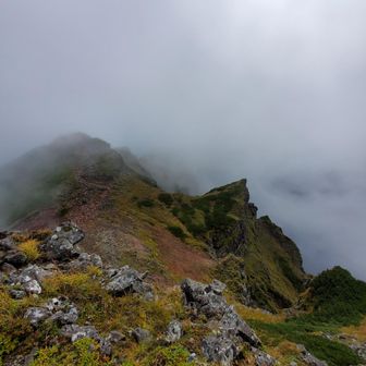 かろうじてうっすら赤岳から阿弥陀岳の稜線