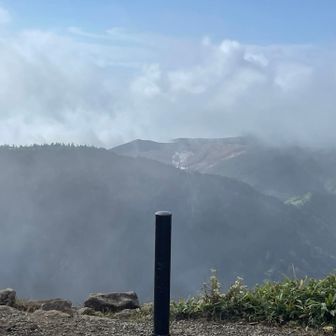 おぉ〜見えてる👀
白根山かな？