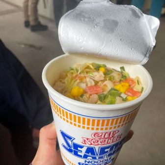 安定のシーフード🍜