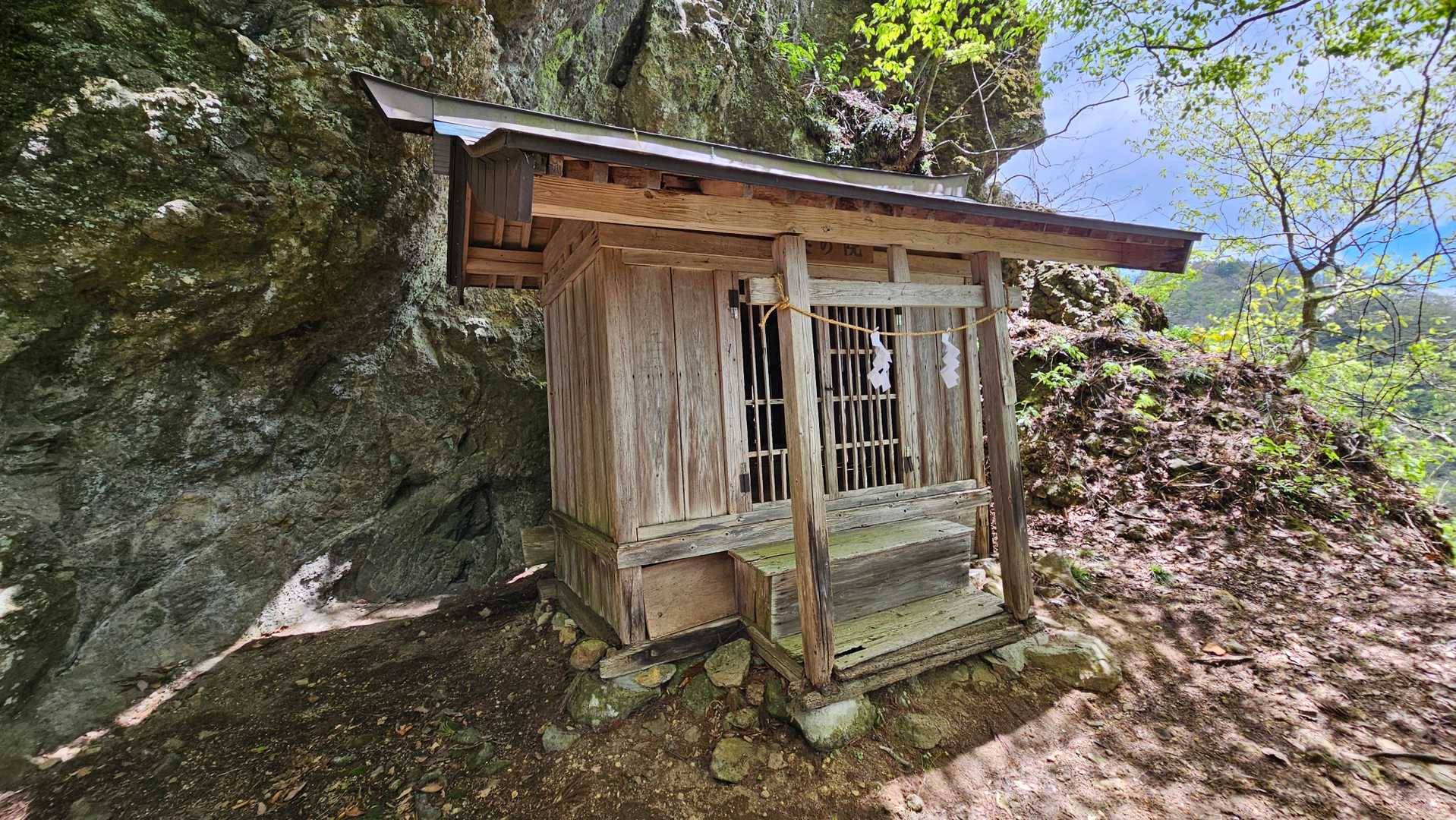 奥の院