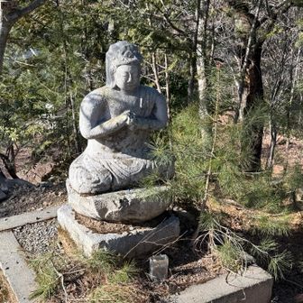 阿字山、到着‼️
本日の8座め。
阿字山の標識、見つけられず💦
仏さまのみ