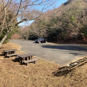 駐車場横にトイレがありますが、
使用できないので注意⚠️