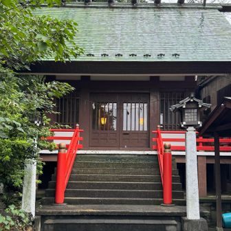 東山藤稲荷神社⛩️
ここでピーク登頂認定されました⛰️
公園は7時から開園