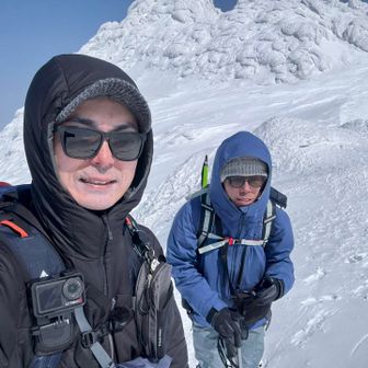 荒神ヶ岳登頂。足跡無かったので本日の初登頂かな