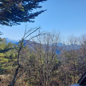 南の方も少し。
真ん中に塩見岳、悪沢岳あたり