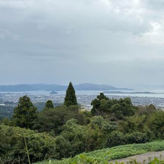 鉢巻山山頂より