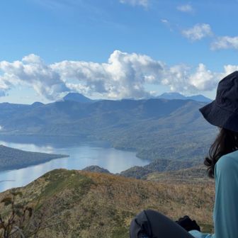 中島と私で山をサンド
中島・雄阿寒岳・雌阿寒岳・私
