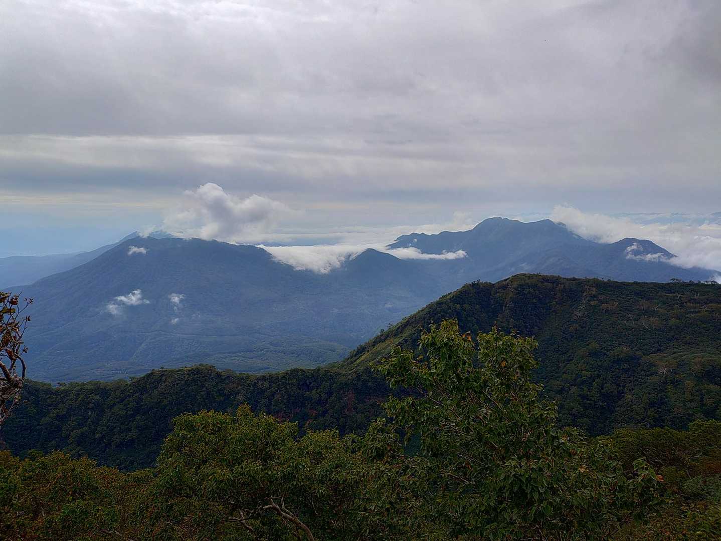 黒姫山に高妻山