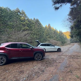 この登山口にはまだ1台のみ地元ナンバーの車🚙止まってました。