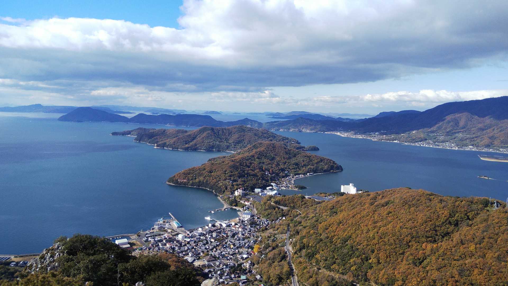 内海の半島
この眺望を見たくて登ってきました❗️