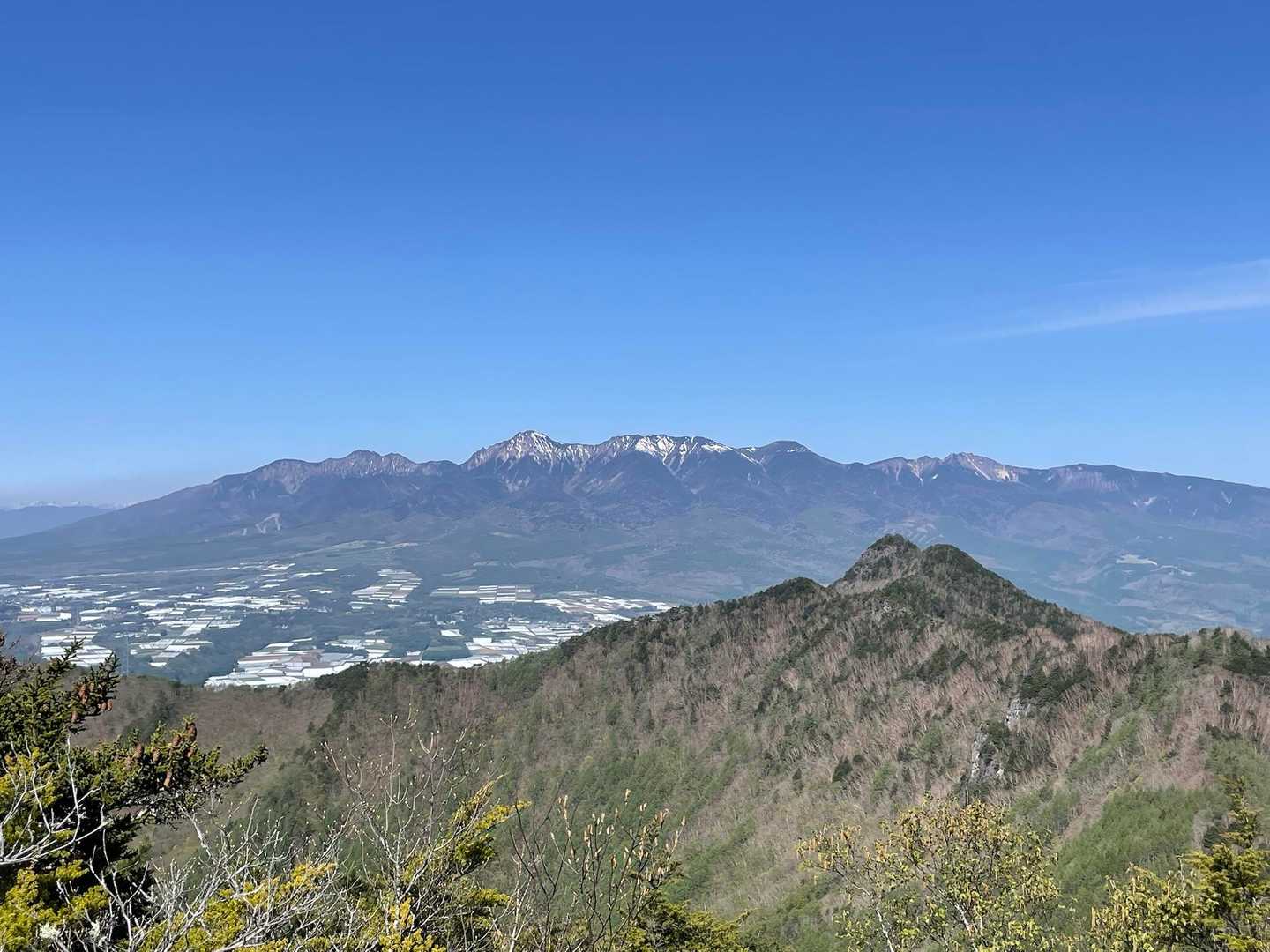 絶景です、
これから向かう
男山の奥に八ヶ岳✨