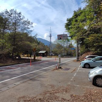 3台－私の車－すれ違った男性の車＝今倉山方面へ登山中の方の車？
