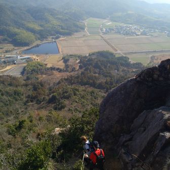 そして旅は終盤
最後まで気を抜かずに下山します💪　

気温は14℃近くまで上がり1月にしては　
厳しい暑さでしたがお二人のおかげで　
楽しくピストンする事ができました🤗