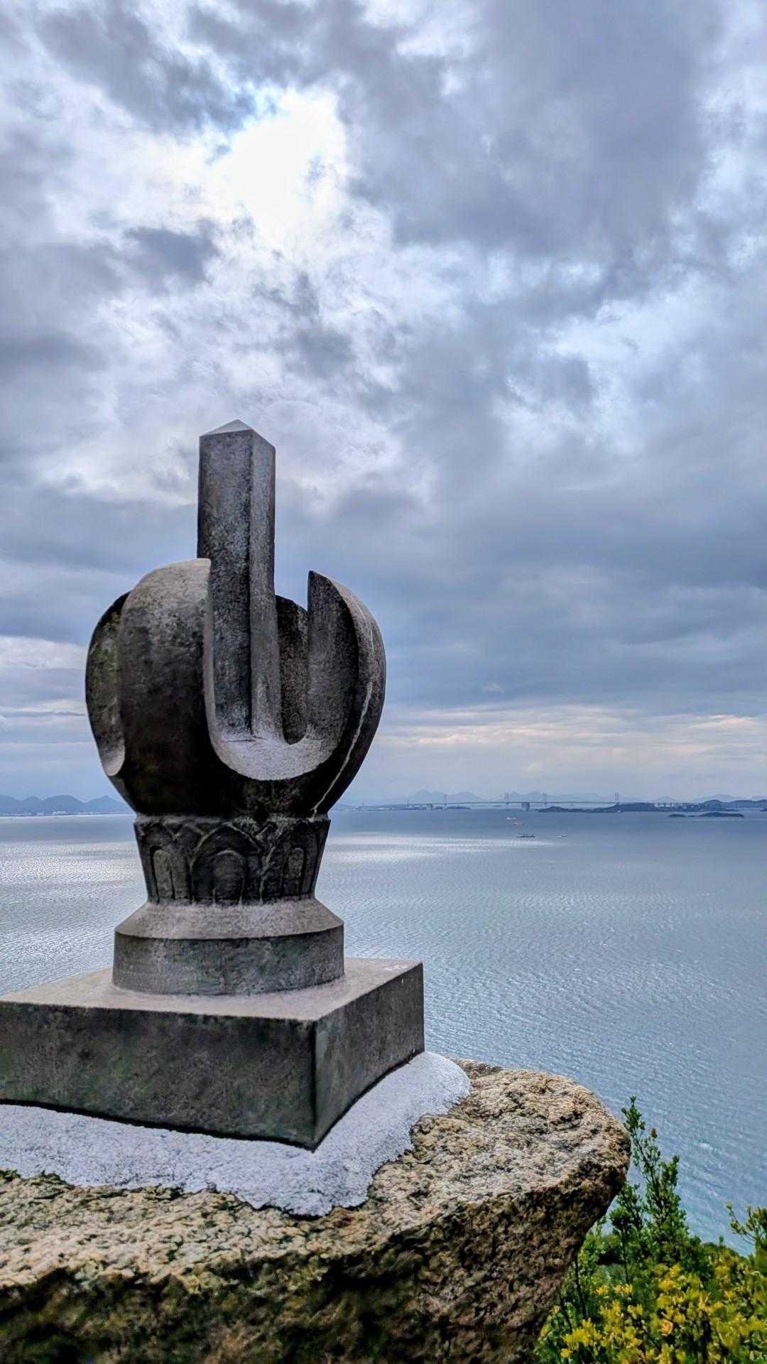 海を眺めながら