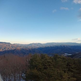 展望台から東南
美ヶ原方面