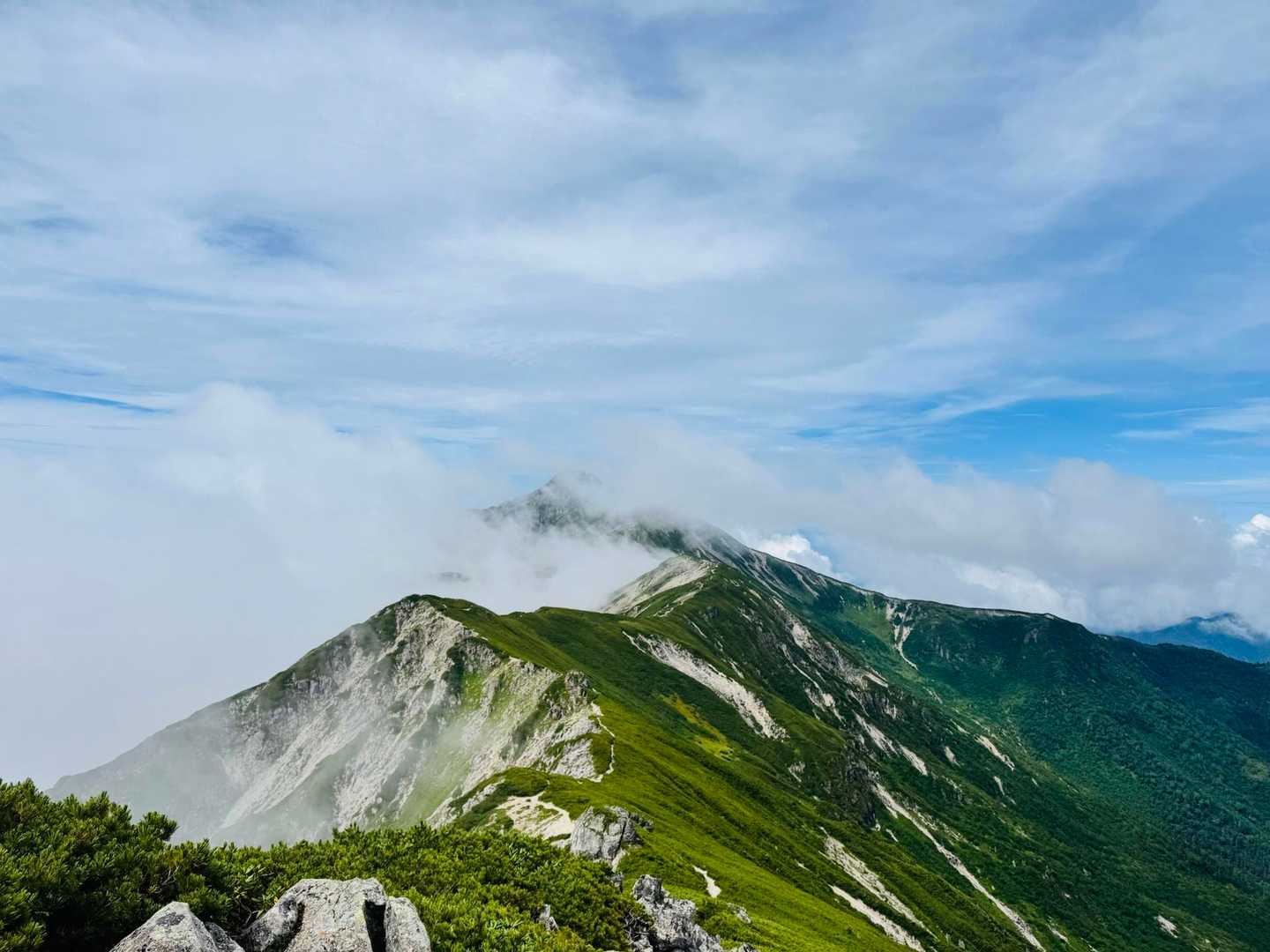 稜線でたー！
綺麗過ぎてやば〜い！ともう一度叫ぶ