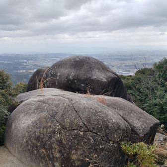 岩ごしの眺めは上級