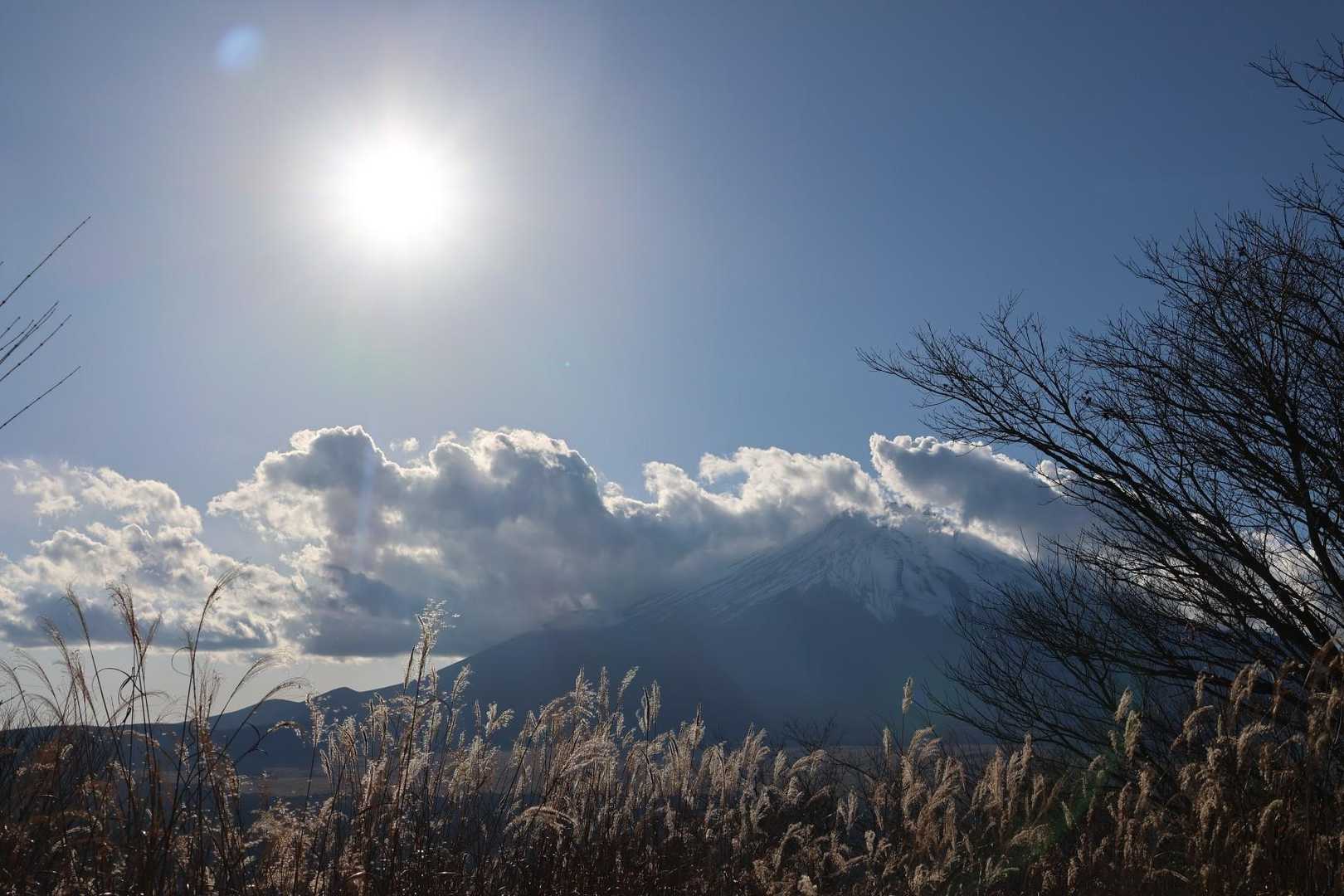 富士山に雲がかかってる💦