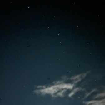 夜中に雲がとれ晴れてきた。北斗七星。