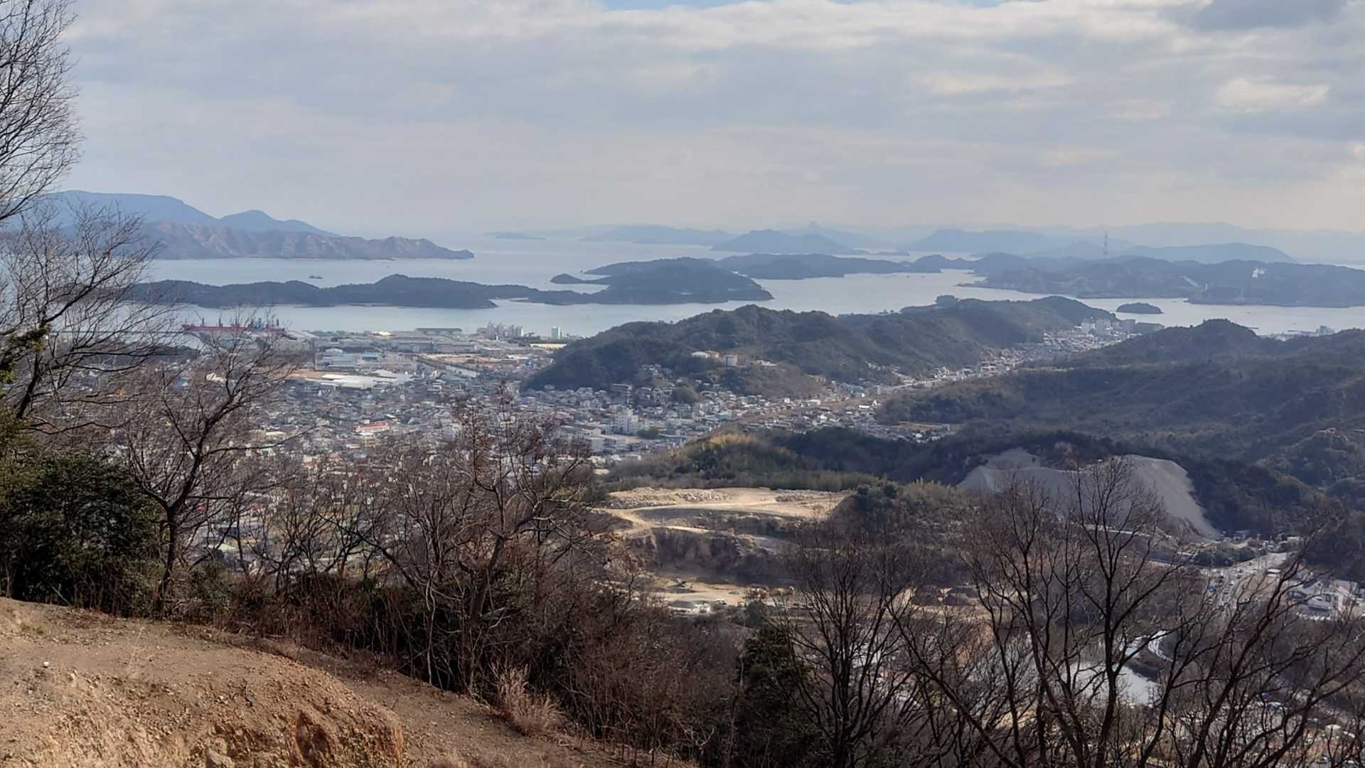 高旗山山頂から南方向が180度の展望