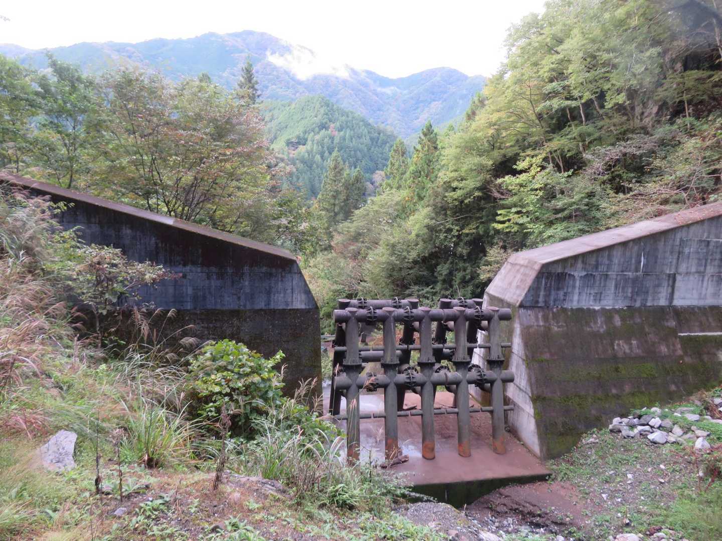 かっこイイ堰堤！