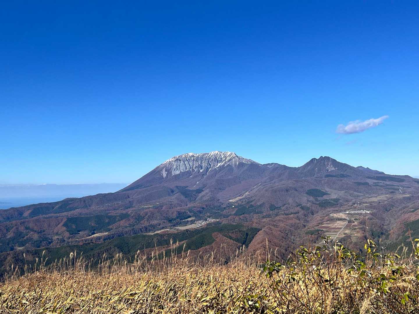見事な大山と烏ヶ山🐦‍⬛