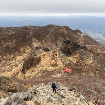 いかにも火山な感じの山ですね🌋