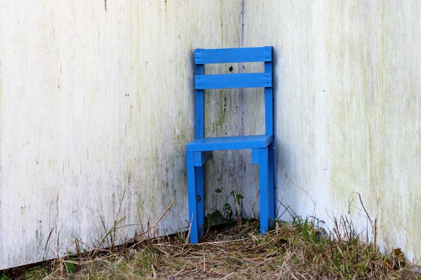 椅子のアート多し