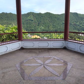 展望台の中