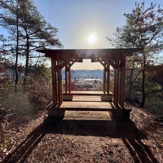 アーティスティックに撮れた東屋