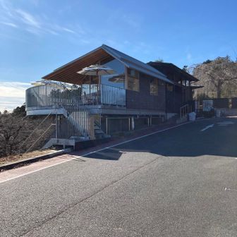 最近できたカフェテラス、前回は工事中でした