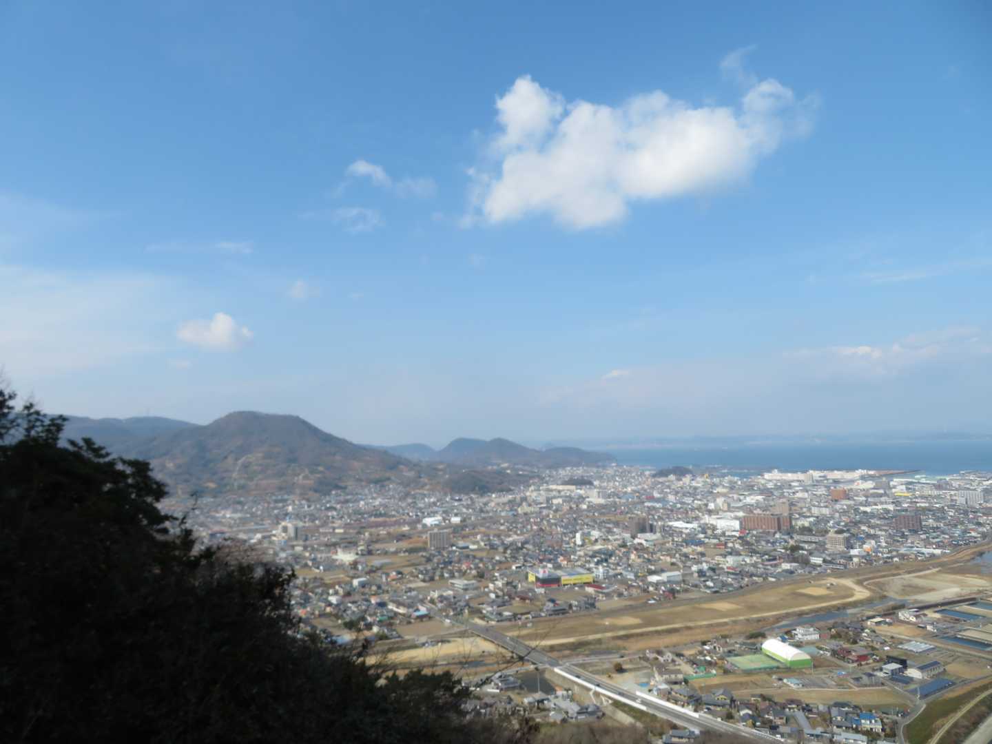 野山北側の展望ポイントから
勝賀山～瀬戸内海