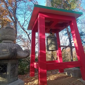 峠にある釣鐘堂