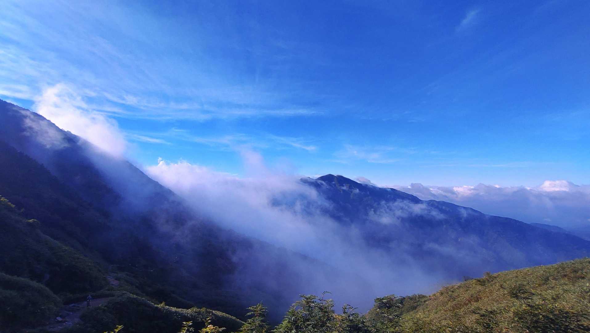 砂防新道コース | 夏には高山植物が咲き乱れる、信仰の歴史を宿す美しき霊山への写真