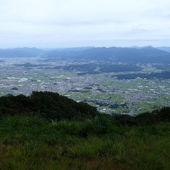 葛城山頂から奈良の明日香村方面の眺望
