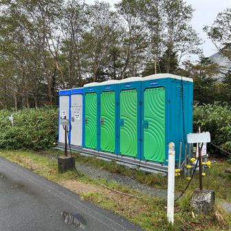 本当の登山口脇に、トイレ