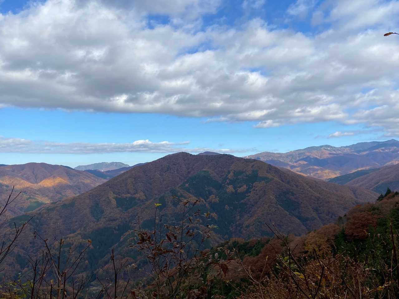 高鳥屋山-梨子野山-梨子野峠 縦走コースの写真