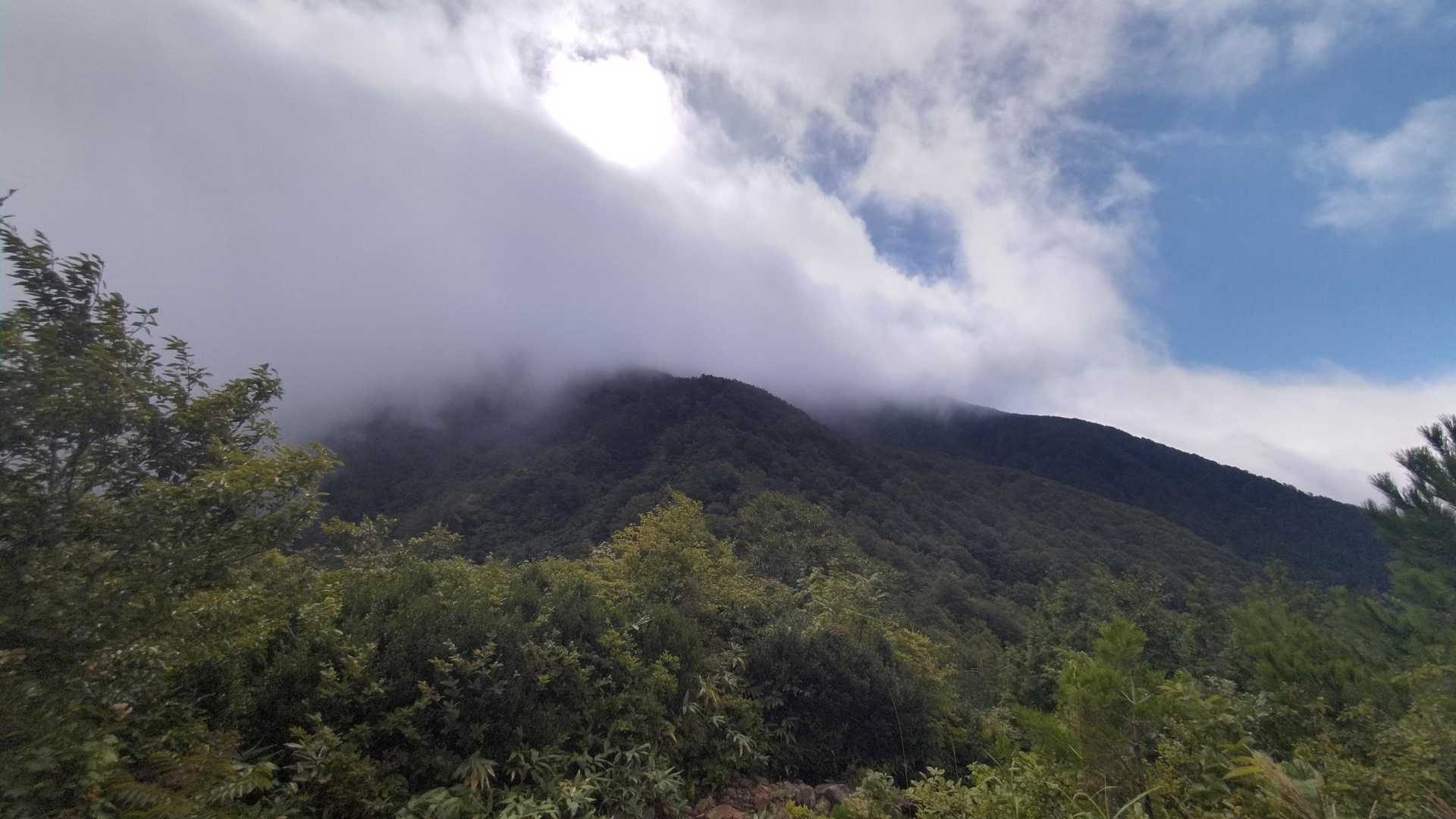 面白山は雲の中