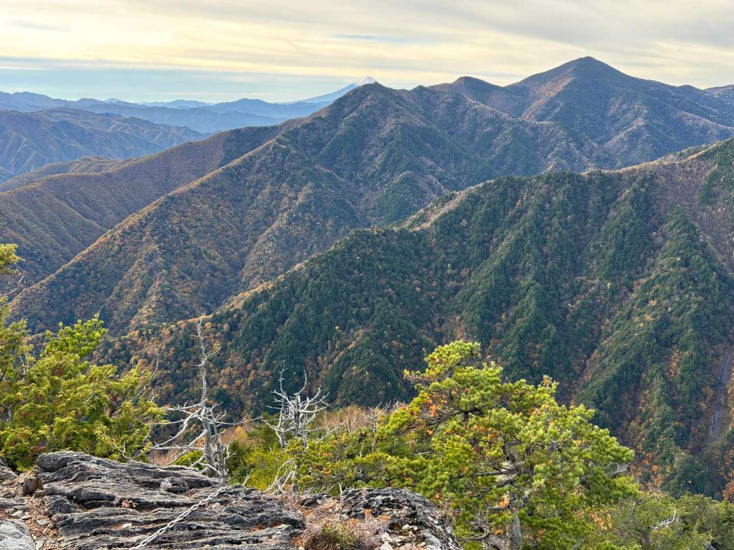西沢渓谷入口バス停-ゲート-鶏冠山-木賊山 周回コースの写真