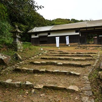 旧小原家長屋門。