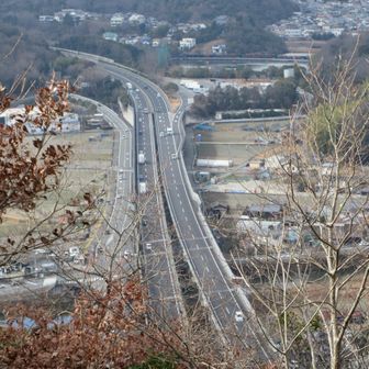 ご飯山の下は山陽自動車道の書写山第二トンネルが抜けてます