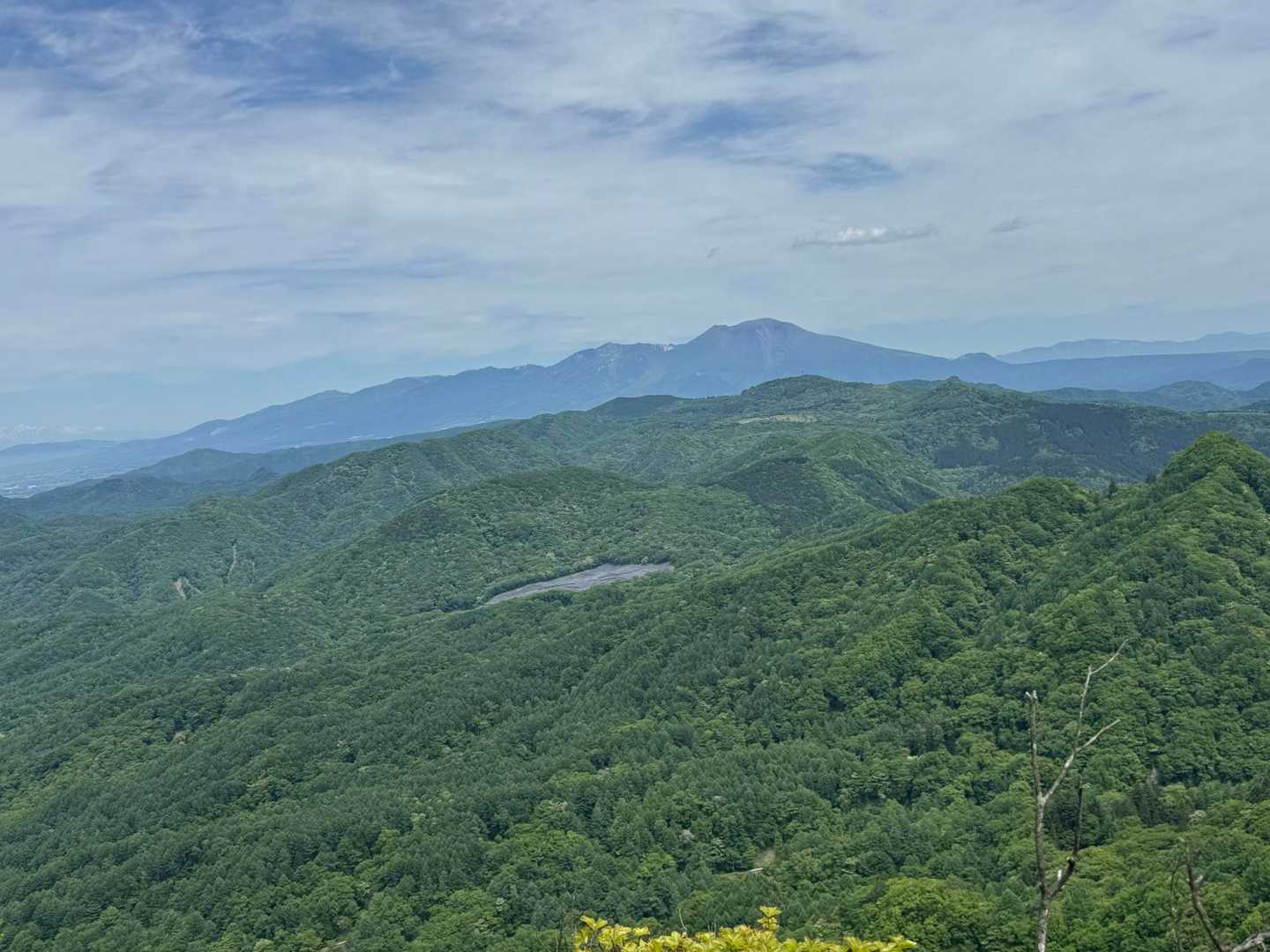 御岳山の奥の絶景ポイント

昨日登った浅間山😍