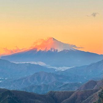 オレンジ色に染まるモルゲン🗻