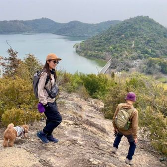ここ最近毎週(土)(日)に走っている
平荘湖周り🏃🏻🏃🏻‍♀️💨

その道の更に周りには山々⛰️があり
本日はその一部分をお山歩です🤗