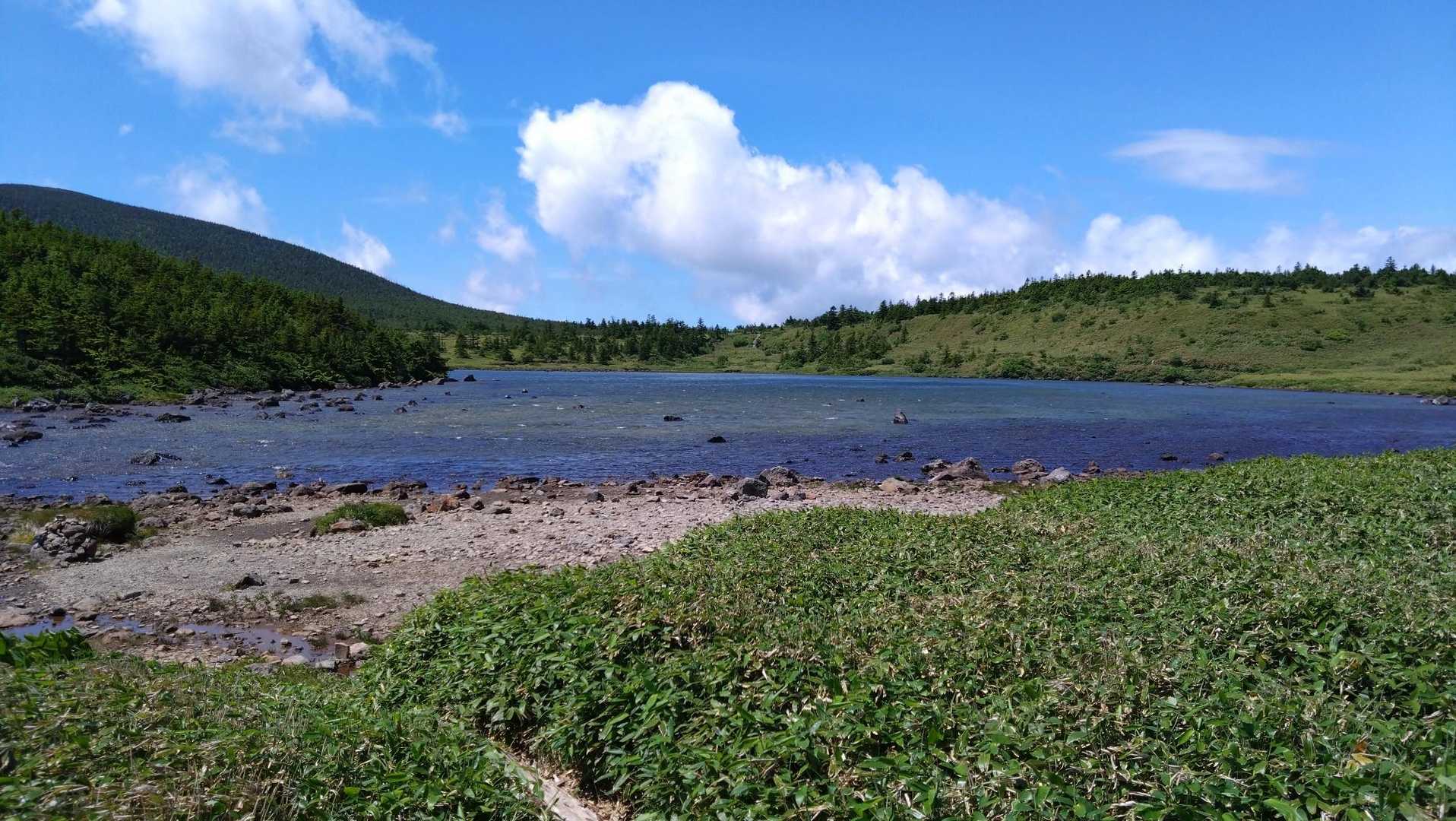 【フラット登山】日本じゃないみたい　福島・吾妻山の森と湖への写真