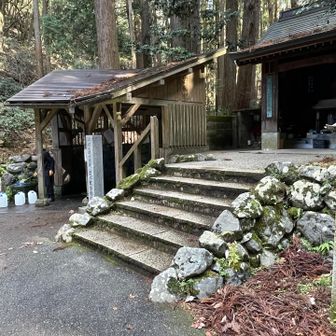 名水百選　遣水観音霊水