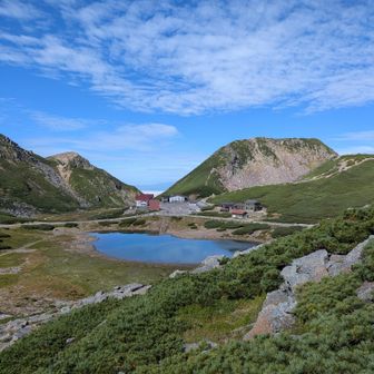 不消ヶ池と摩利支天岳
この構図がキレイて何枚も同じのを撮った