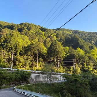 駐車場から頂上を望む