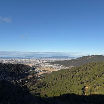 子供の話とか色々おしゃべりしながら下山❣️
西テラスにも寄って景色を楽しんできました🎵

今年もたくさんの山に行けますように‥(*^^*)