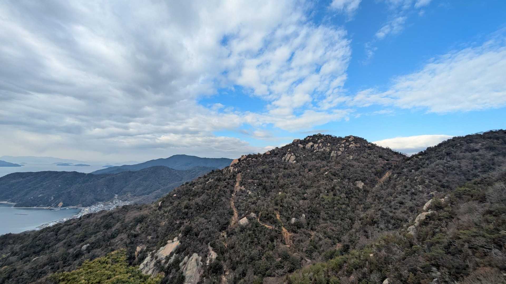 火山登山道入口-火山 往復コースの写真